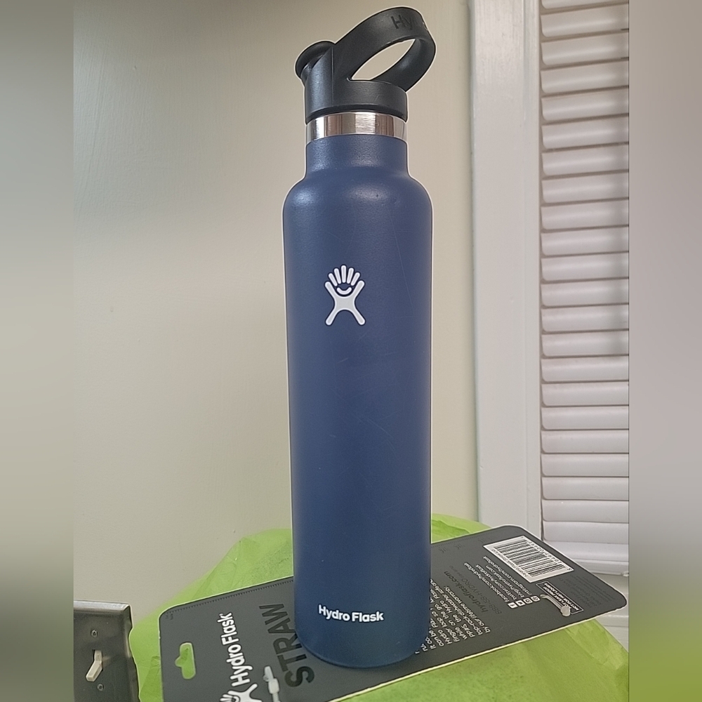 Hydro Flask Blue 24 Oz Water Bottle